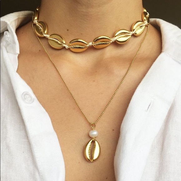 LAST ONE SALE Gold Cowrie Shell Choker Necklace - Picture 2 of 6